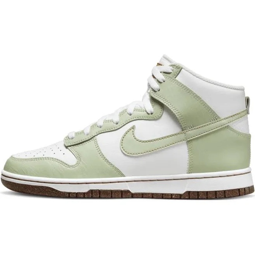 NEW never worn Men’s Nike Men’s Dunk High Retro SE in sage green